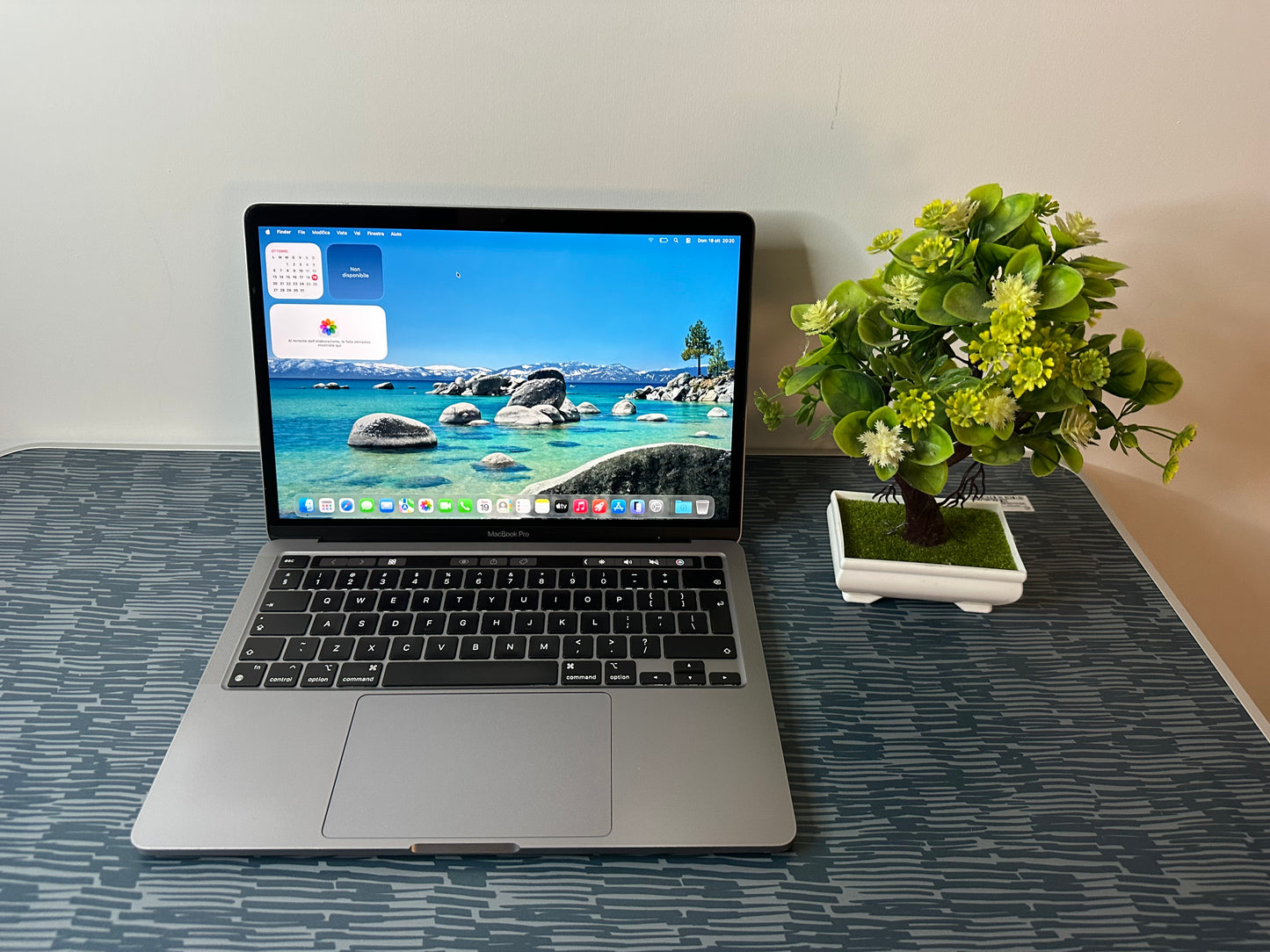 MacBook Pro (2020) M1 [13,3", Touch Bar, Apple M1 3,2GHz, 16GB RAM, 256GB SSD, Apple 8-Core, macOS] grigio