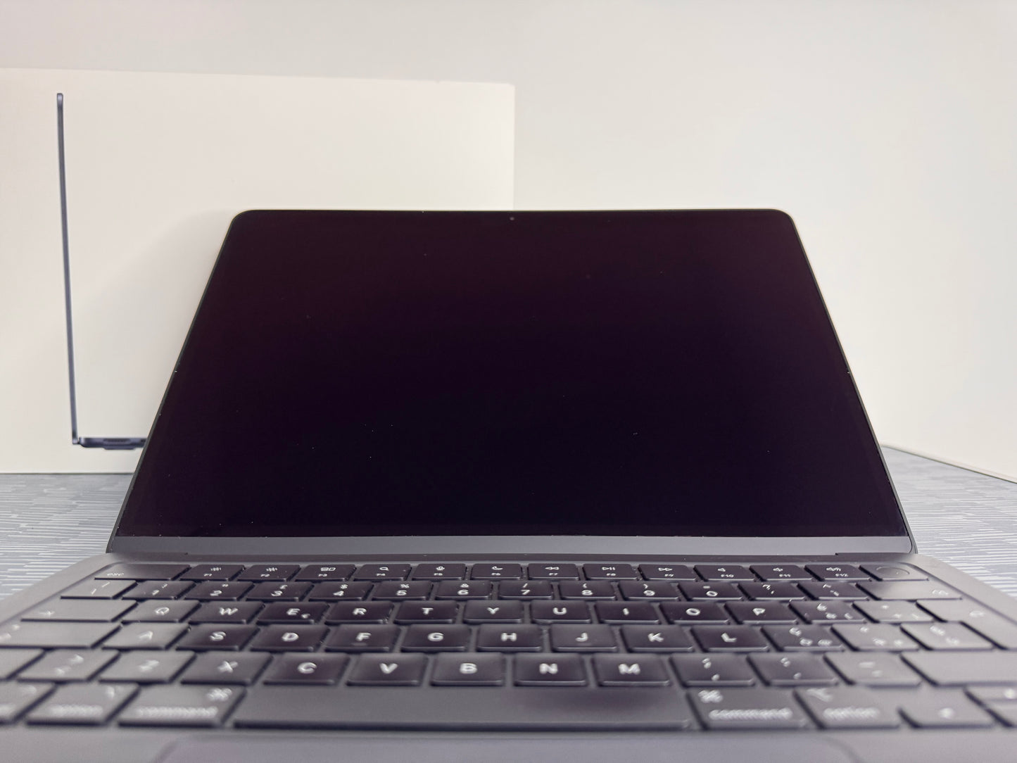 MacBook Air (2022) [13,6" Retina, M2 8 Core 3,2GHz, 8GB RAM, 256GB SSD, 8-CoreGPU, macOS] mezzanotte