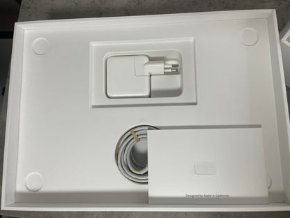 MacBook Air (Mid 2019) [13,3", Retina, Intel Core i5 1,6GHz, 16GB RAM, 128GB SSD, Intel UHD Graphics 617, macOS] argento