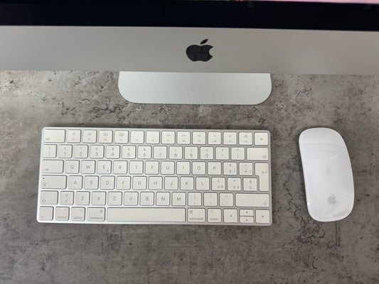 iMac (2020) [27", 5K Retina, Intel Core i5 3,3GHz, 32GB RAM, 1TB SSD, AMD Radeon PR0 5300 4GB, macOS] argento
