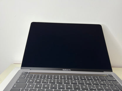 MacBook Pro (Mid 2022) [13,3", Liquid Retina, Touch Bar, Apple M2 8-Core 3,2GHz, 8GB RAM, 512GB SSD, Apple 10-Core, macOS] Grigio
