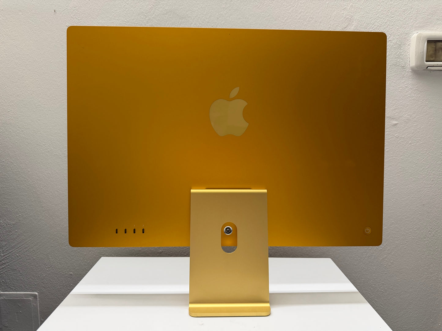 iMac (Mid 2021) [24", Apple M1 8 Core CPU, 8GB RAM, 265GB SSD, Apple 8 Core, macOS] giallo