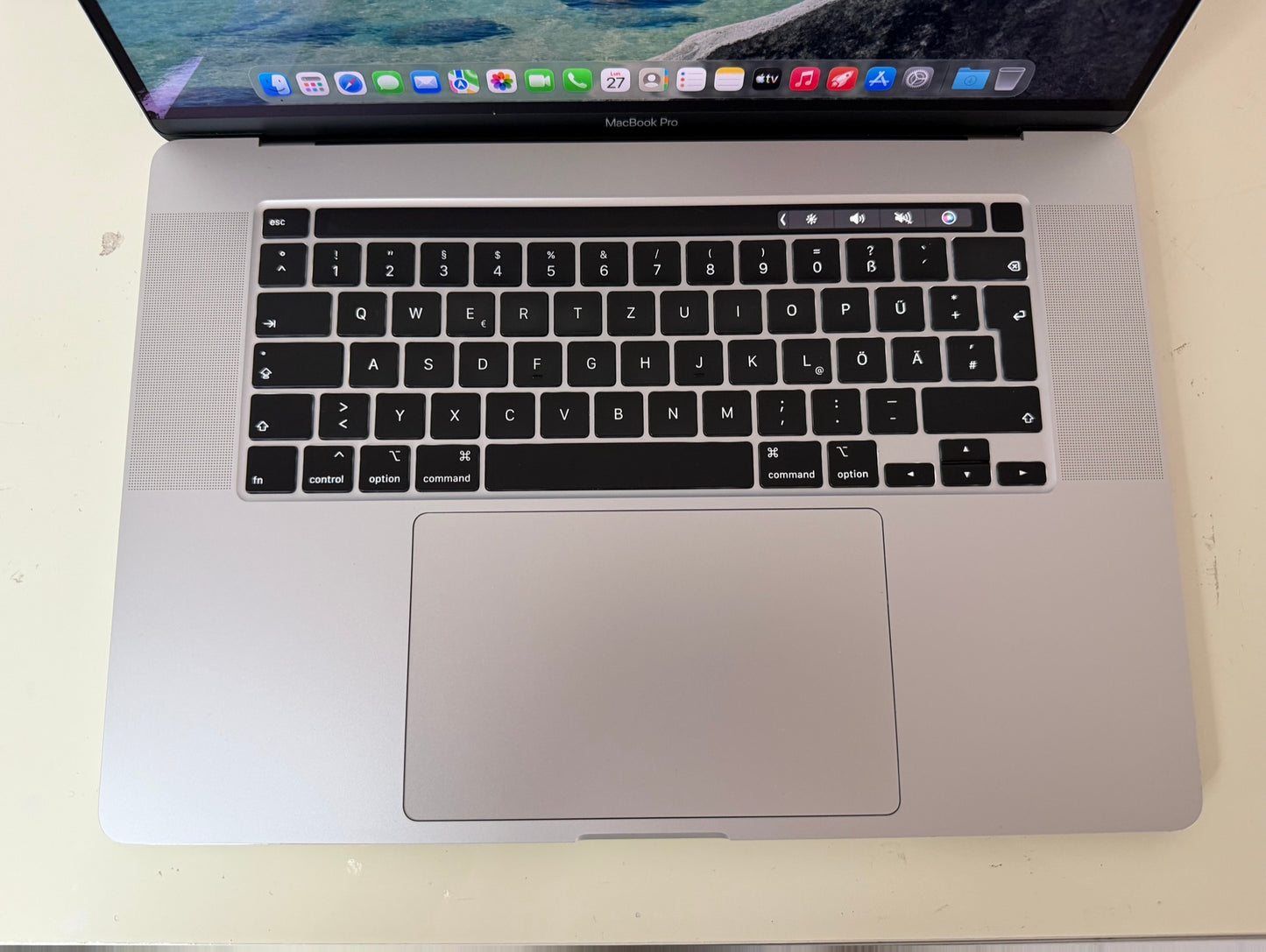 MacBook Pro (2019) [16", Touch Bar, Intel Core i7 2, 6GHz, 16GB RAM, 512GB SSD, Intel UHD Graphics 630 + AMD Radeon Pro 5300M, Mac OS] argento