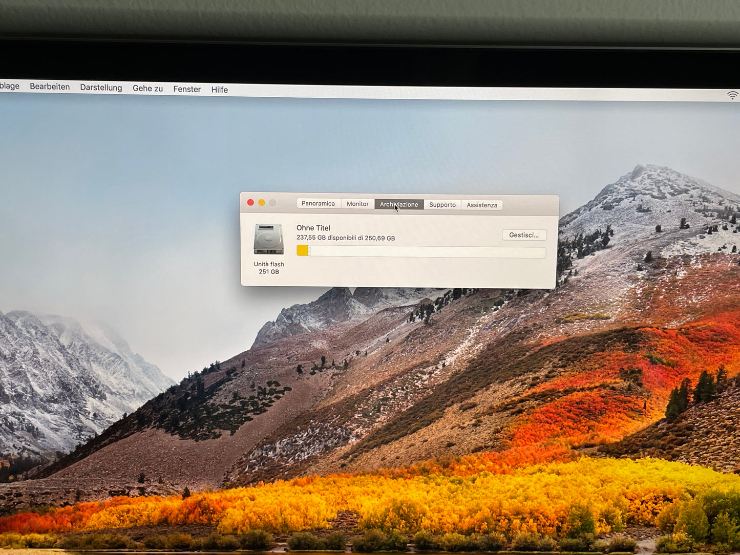 MacBook Pro (2017) [15,4", Touch Bar, Intel Core i7 2,8GHz, 16GB RAM, 256GB SSD, Intel HD Graphics 630 + AMD Radeon Pro 555, macOS] grigio