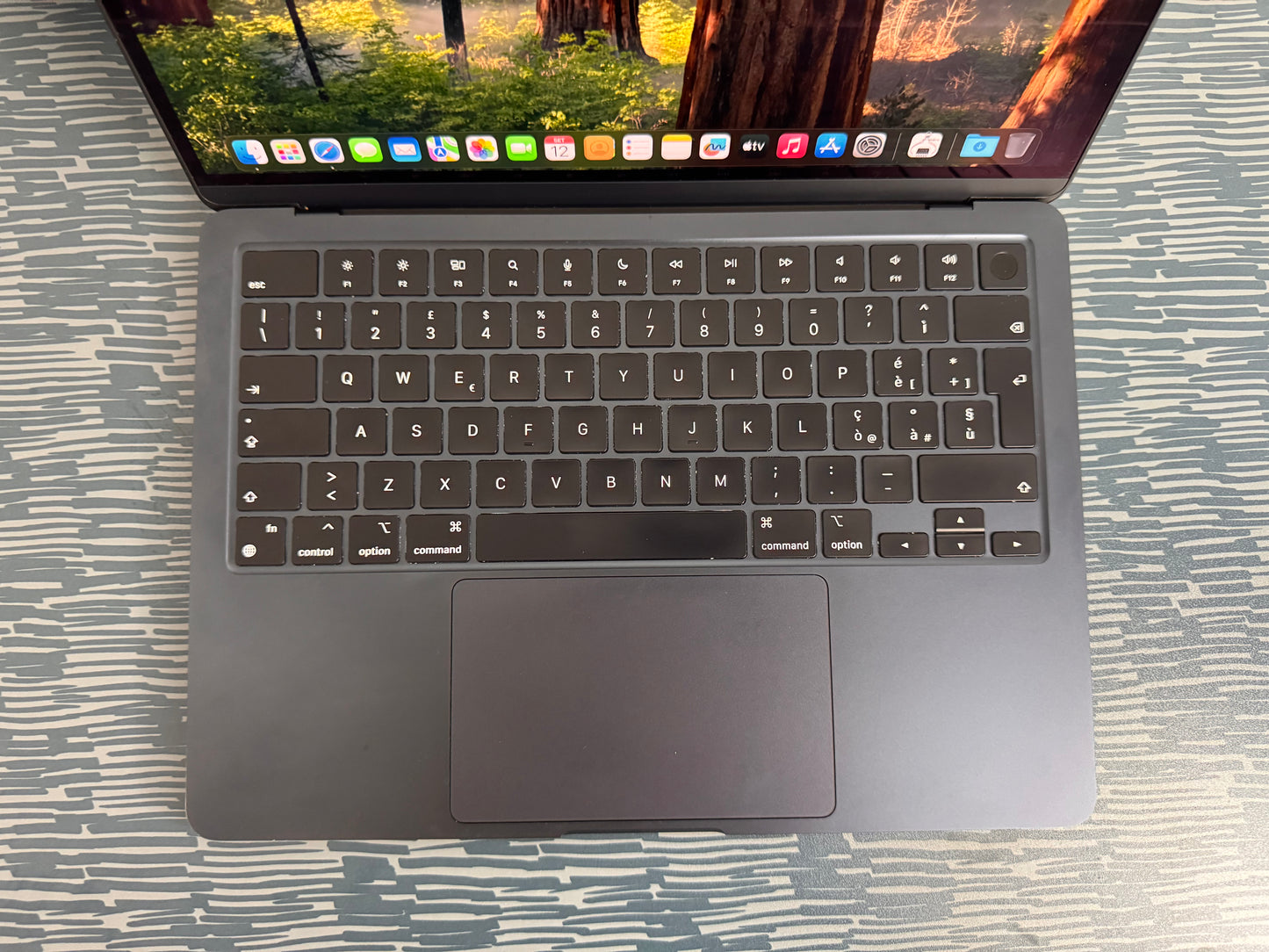 MacBook Air (2022) [13,6" Retina, M2 8 Core 3,2GHz, 8GB RAM, 256GB SSD, 8-CoreGPU, macOS] mezzanotte