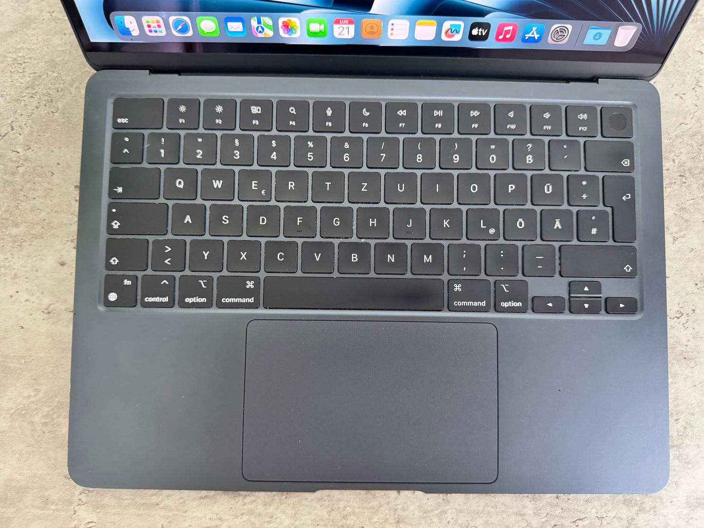 MacBook Air (2022) [13,6" Retina, M2 8 Core 3,2GHz, 16GB RAM, 1TB SSD, 8-CoreGPU, macOS] mezzanotte