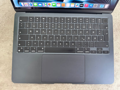 MacBook Air (2022) [13,6" Retina, M2 8 Core 3,2GHz, 16GB RAM, 1TB SSD, 8-CoreGPU, macOS] mezzanotte
