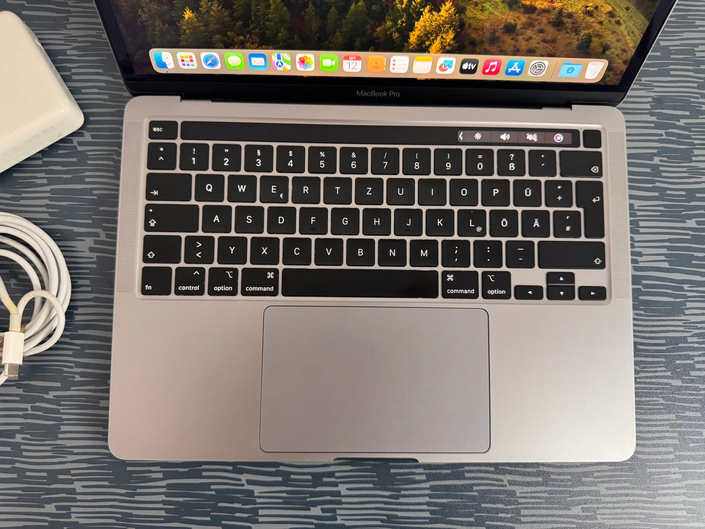 MacBook Pro (2020) [13,3", Touch Bar, Intel Core i5 1,4GHz, 8GB RAM, 256GB SSD, Intel Iris Plus Graphics645, macOS] argento