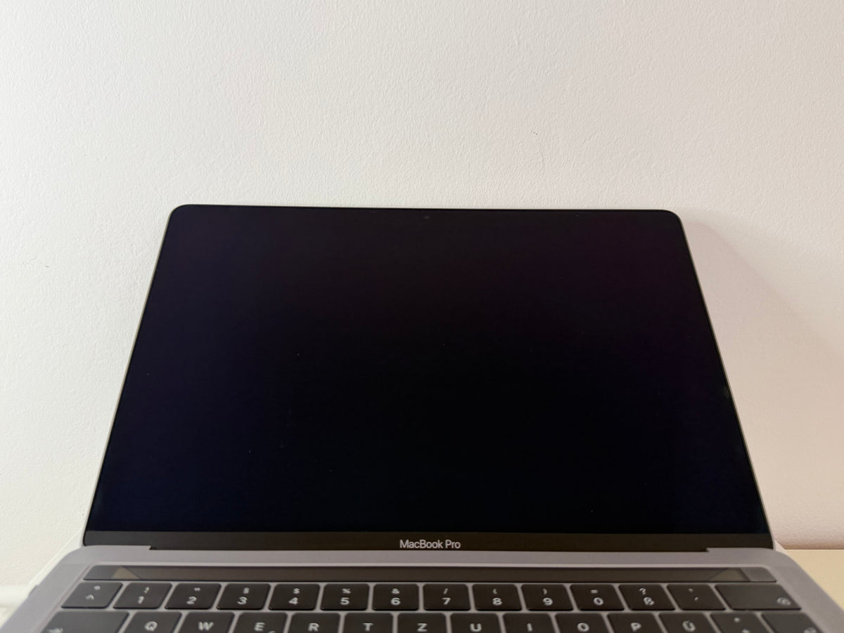 MacBook Pro (2018) [13,3", Touch Bar, Intel Core i7 2,7GHz, 16GB RAM, 256GB SSD, Intel Iris Graphics 655, macOS] Grigio