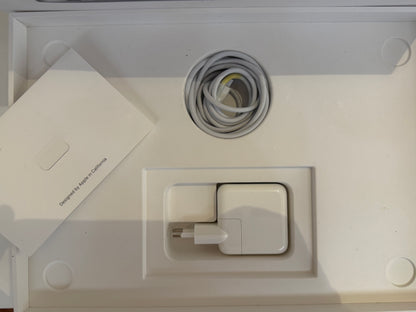 MacBook Air (2018) [13,3", Retina, Intel Core i5 1, 6GHz, 8GB RAM, 256GB SSD, Intel UHD Graphics 617, macOS] spacegrau