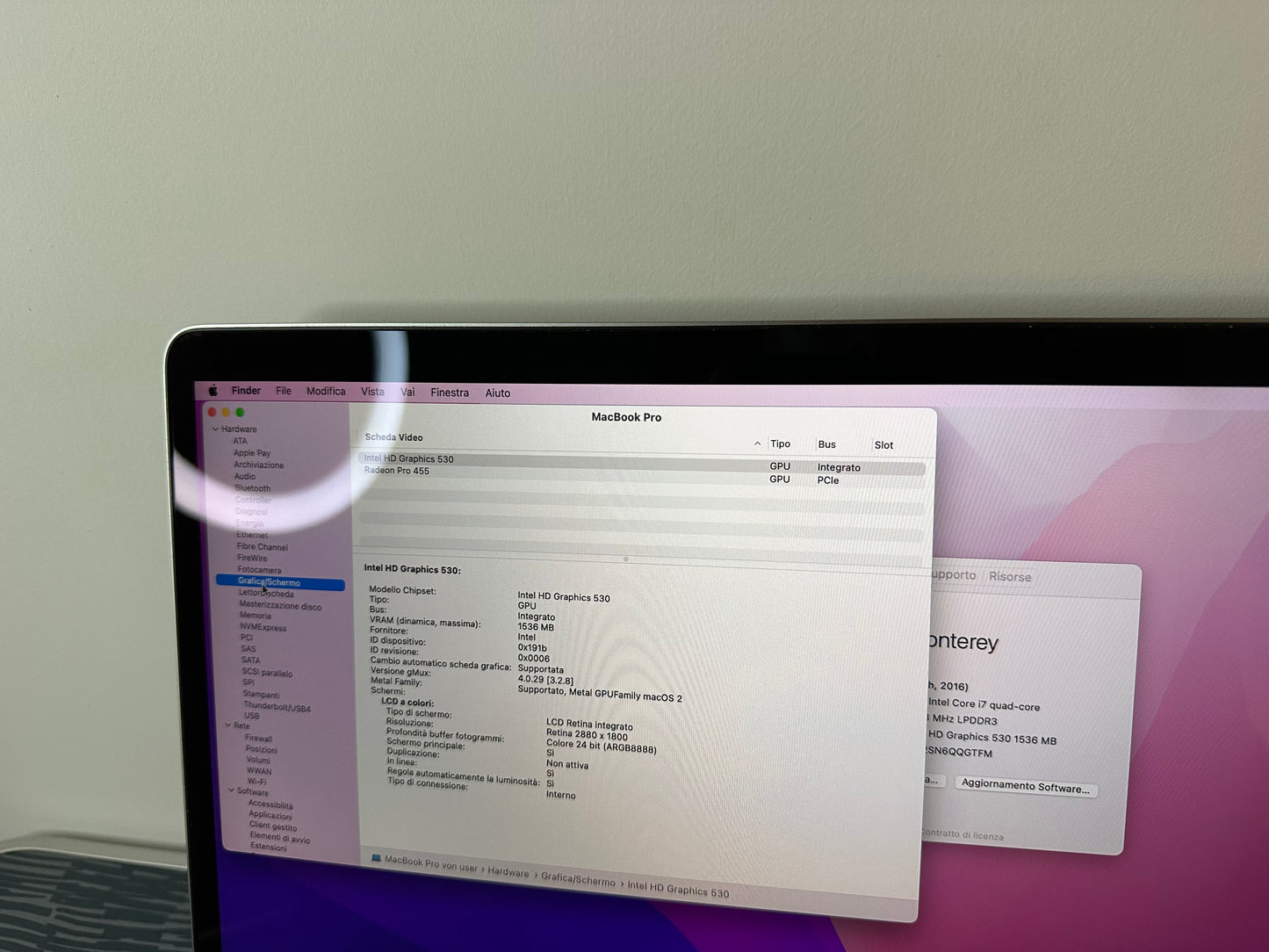 MacBook Pro (2016) [15,4", Touch Bar, Intel Core i7 2,6GHz, 16GB RAM, 512GB SSD, AMD Radeon Pro 455, macOS] grigio