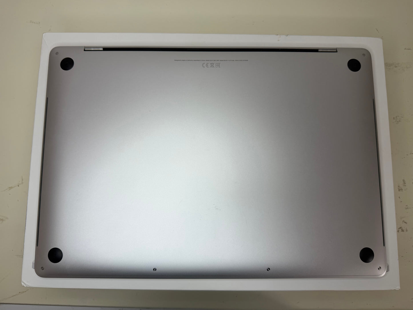 MacBook Pro (2019) [16", Touch Bar, Intel Core i7 2,6GHz, 16GB RAM, 512GB SSD, Intel UHD Graphics 630 + AMD Radeon Pro 5300M, Mac OS] argento