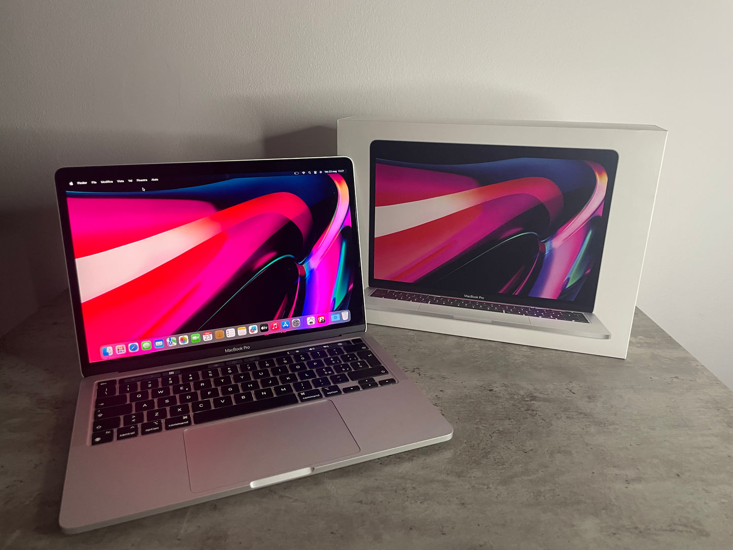 MacBook Pro (2020) M1 [13,3", Touch Bar, Apple M1 3,2GHz, 8GB RAM, 256GB SSD, Apple 8 Core, macOS] Argento
