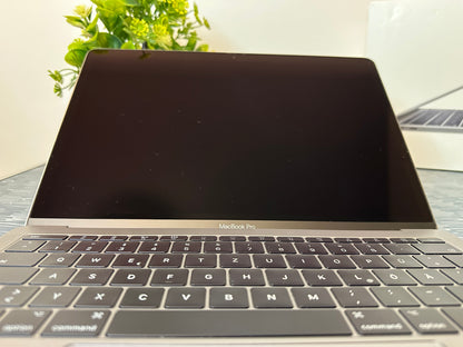 MacBook Pro (2017) [13,3", Intel Core i5 2,3GHz, 8GB RAM, 128GB SSD, Intel Iris Plus Graphics 640, macOS] Grigio