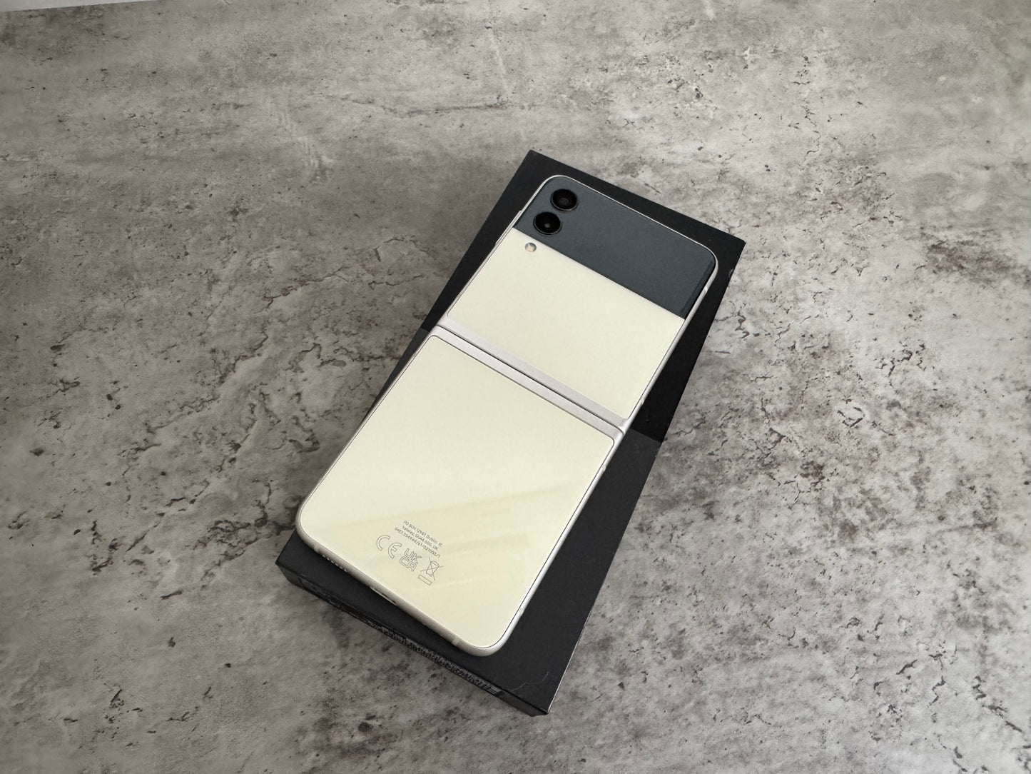 Samsung Galaxy Z Flip 3 5G 256GB [Dual-Sim] Crema