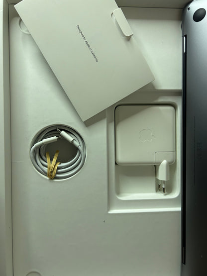 MacBook Pro (2019) [16", Touch Bar, Intel Core i9 2,3GHz, 32GB RAM, 1TB SSD, Intel UHD Graphics 630 + AMD Radeon Pro 5500M, macOS] grigio