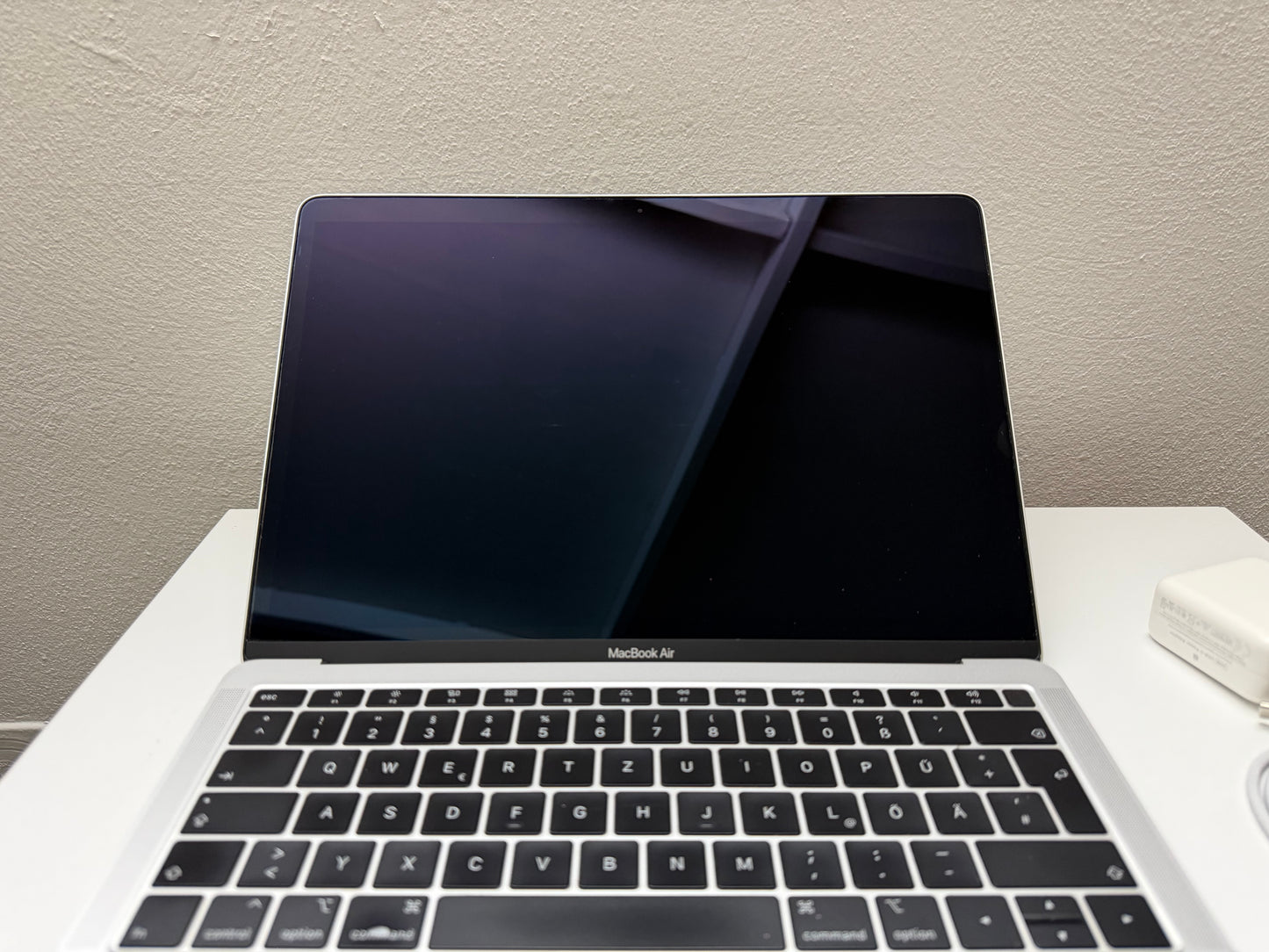 MacBook Air (Mid 2019) [13,3", Retina, Intel Core i5 1,6GHz, 8GB RAM, 128GB SSD, Intel UHD Graphics 617, macOS] argento