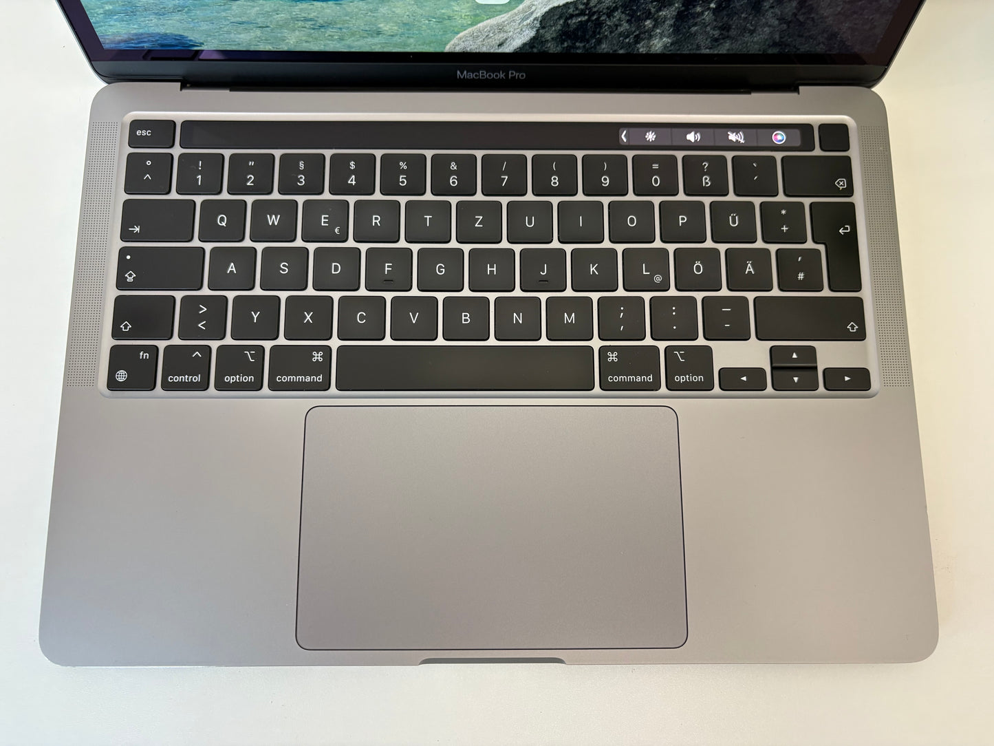 MacBook Pro (2020) M1 [13,3", Touch Bar, Apple M1 3,2GHz, 8GB RAM, 512GB SSD, Apple 8 Core, macOS] Grigio