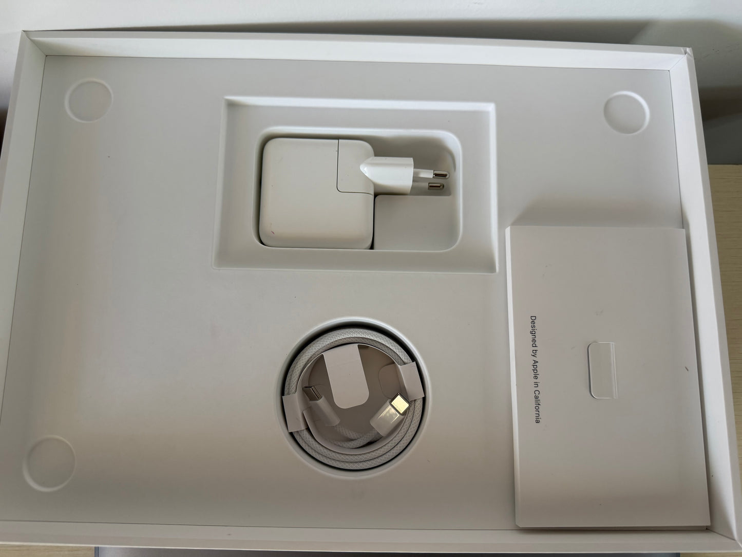 MacBook Air (Mid 2018) [13,3", Retina, Intel Core i5 1,6GHz, 8GB RAM, 128GB SSD, Intel UHD Graphics 617, macOS] Grigio