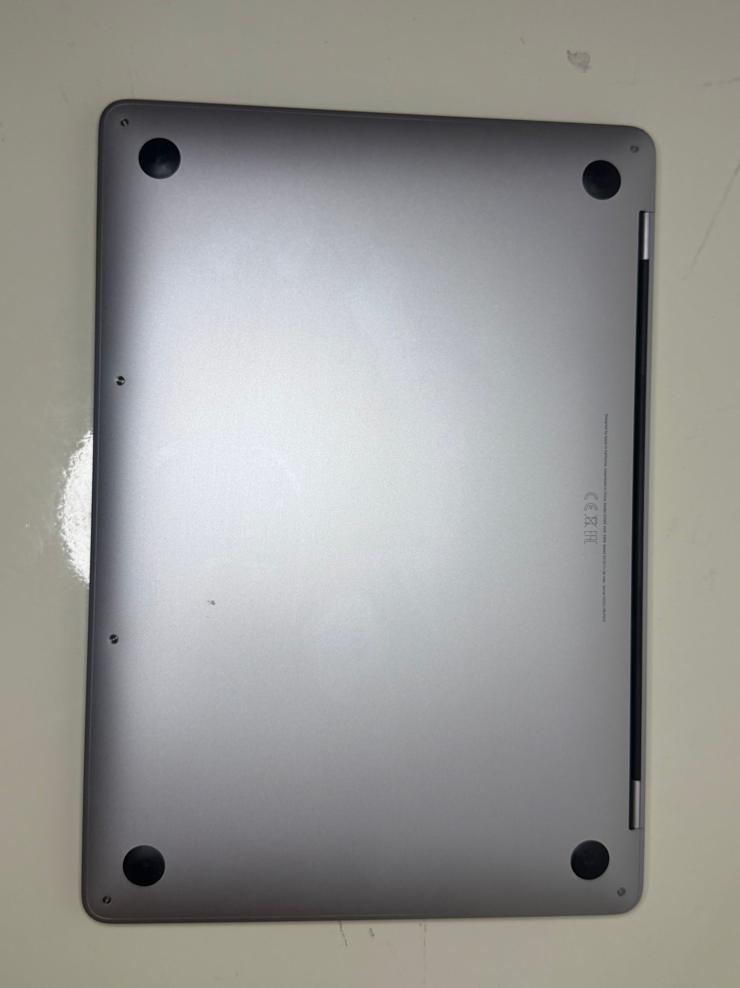 MacBook Pro (2020) [13,3", Touch Bar, Intel Core i5 1,4GHz, 8GB RAM, 512GB SSD, Intel Iris Plus Graphics 645, macOS] argento