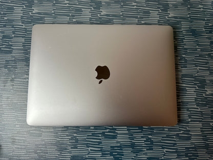 MacBook Pro (2020) M1 [13,3", Touch Bar, Apple M1 3,2GHz, 16GB RAM, 256GB SSD, Apple 8-Core, macOS] grigio