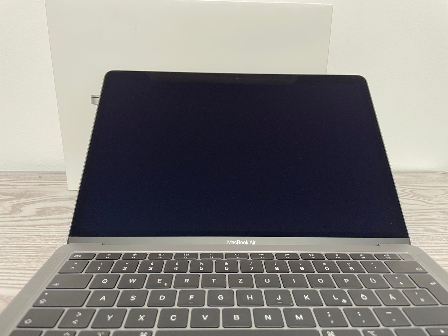 MacBook Air (Mid 2019) [13,3", Retina, Intel Core i5 1,6GHz, 8GB RAM, 512GB SSD, Intel UHD Graphics 617, macOS] grigio