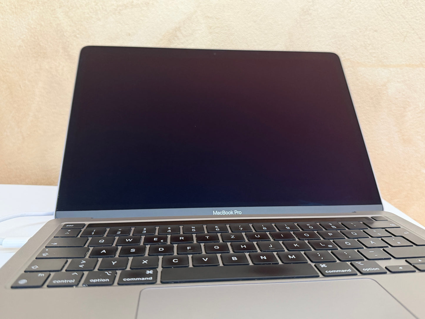 MacBook Pro (2020) M1 [13,3", Touch Bar, Apple M1 3,2GHz, 8GB RAM, 256GB SSD, Apple 8 Core, macOS] Grigio