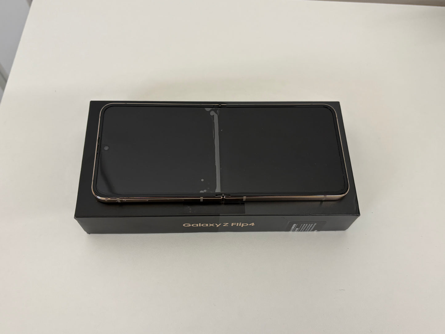 Samsung Galaxy Z Flip 4 5G 128GB [Dual-Sim] Oro