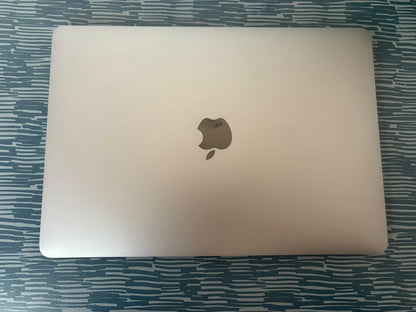 MacBook Pro (Mid 2018) [13,3", Touch Bar, Intel Core i5 2,3GHz, 8GB RAM, 256GB SSD, Intel Iris Plus Graphics 655, macOS] Grigio