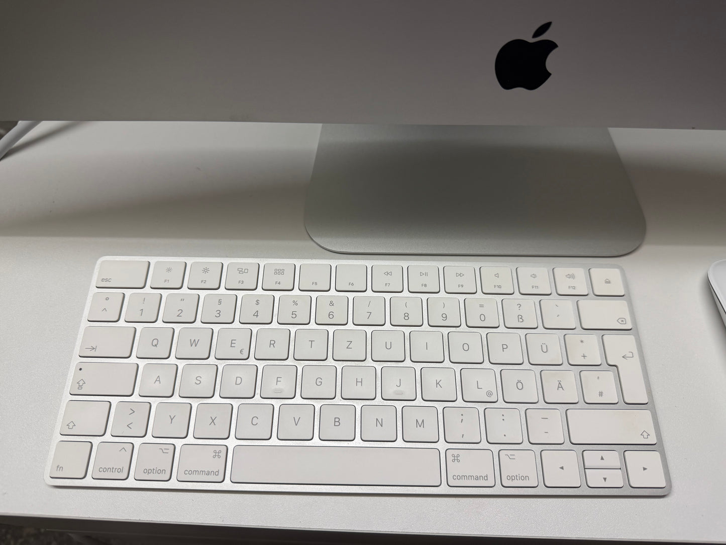 iMac (2017) [27", 4K, Retina, Intel Core i5 3,5GHz 24GB RAM, 1TB FusionDrive, AMD Radeon Pro 575, macOS] argento