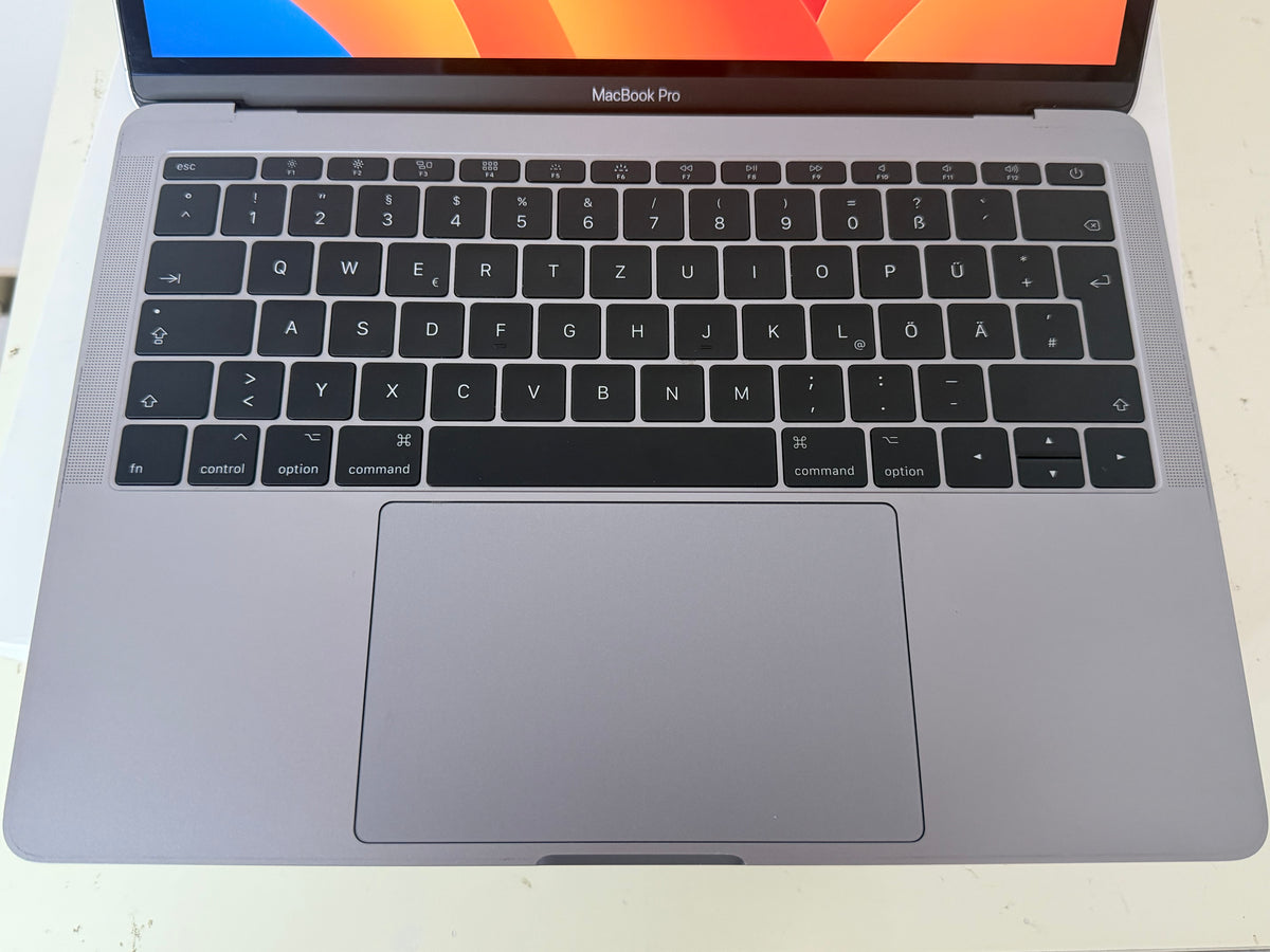 MacBook Pro (2017) [13,3", Touch Bar, Intel Core i5 3,1GHz, 8GB RAM, 256GB SSD, Intel Iris Plus Graphics 650, macOS] grigio