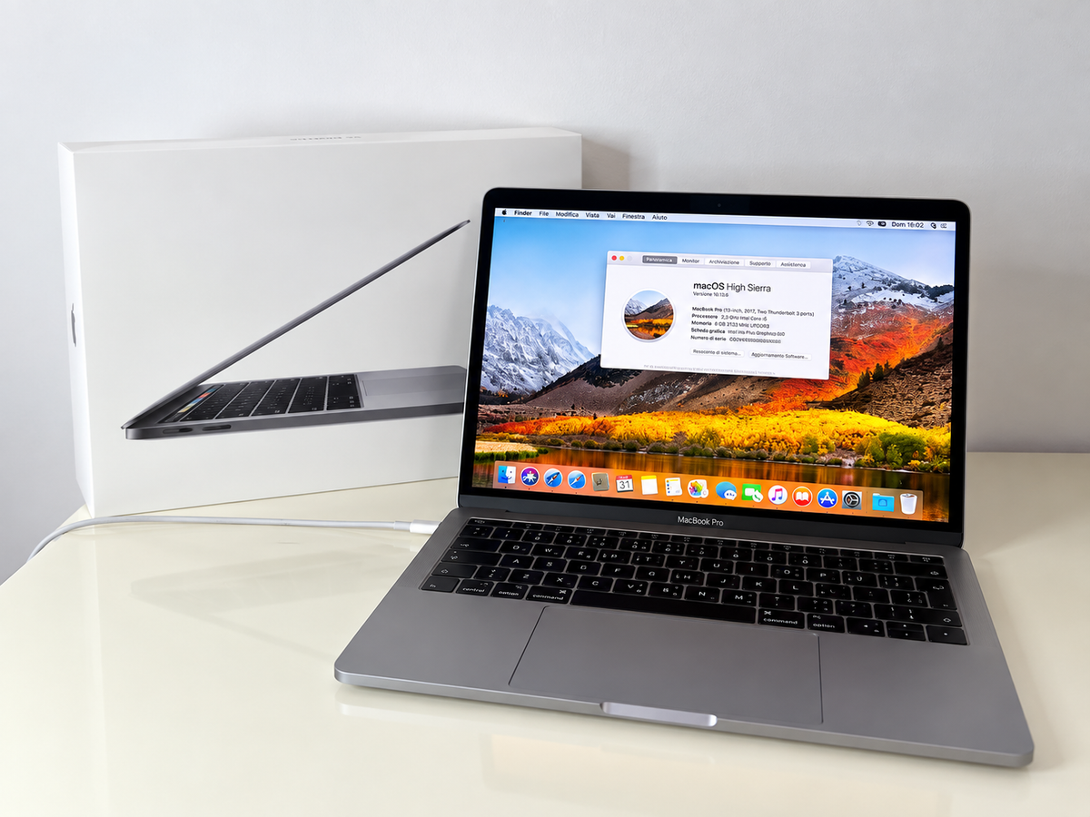 MacBook Pro (2017) [13,3", Touch Bar, Intel Core i5 2,3GHz, 8GB RAM, 128GB SSD, Intel Iris Plus Graphics 650, macOS] grigio