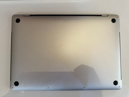 MacBook Pro (2019) [16", Touch Bar, Intel Core i7 2,6GHz, 16GB RAM, 512GB SSD, Intel UHD Graphics 630 + AMD Radeon Pro 5300M, Mac OS] argento
