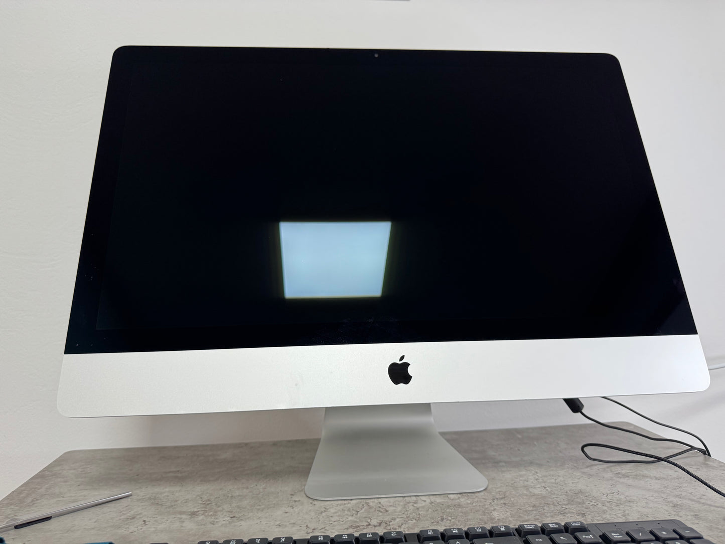 iMac (2017) [27", 5K Retina, Intel Core i5 3.8GHz, 64GB RAM, 2TB SSD, AMD Radeon PR0 580 8GB, macOS] argento