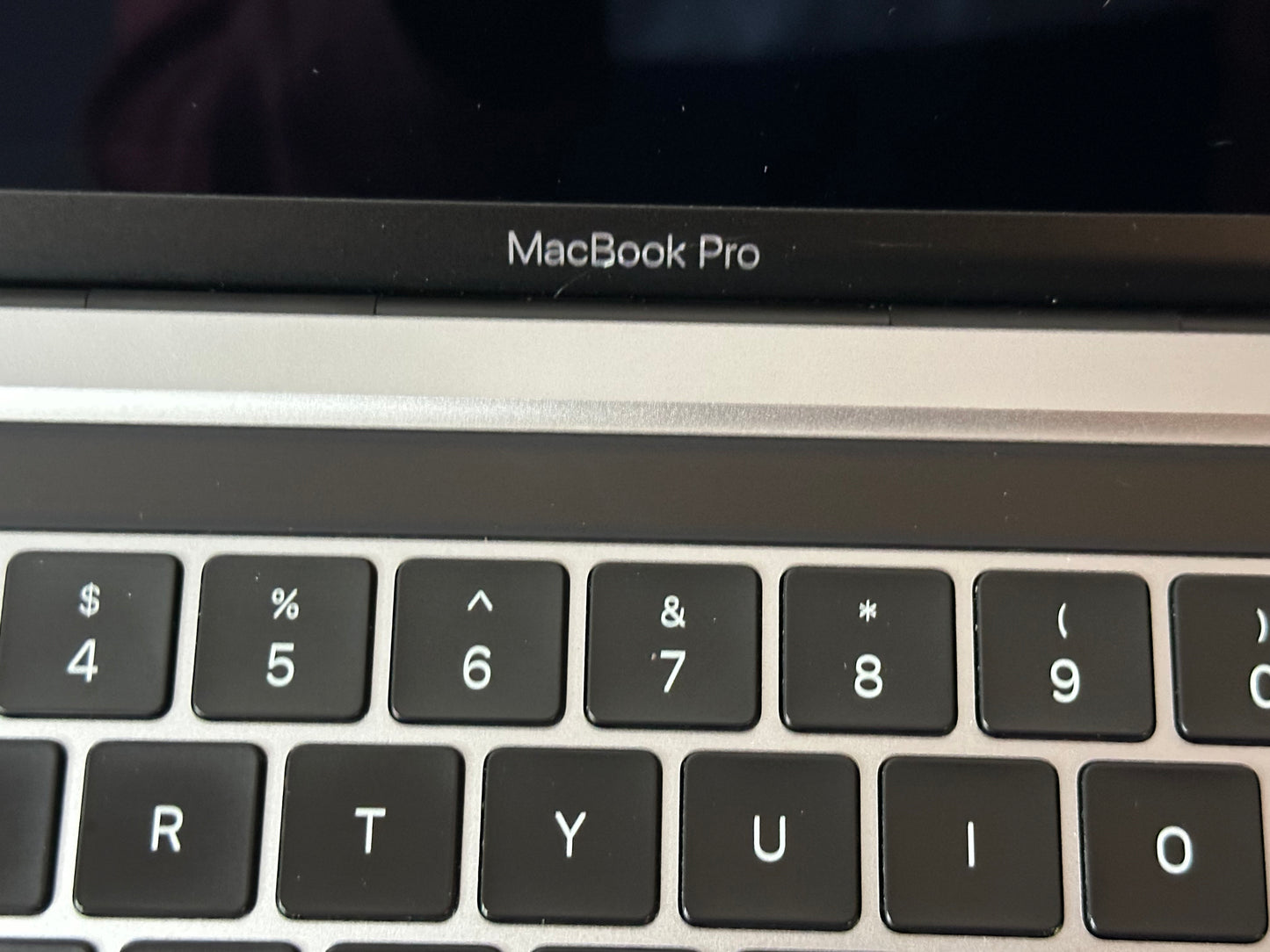 MacBook Pro (2020) M1 [13,3", Touch Bar, Apple M1 3,2GHz, 16GB RAM, 256GB SSD, Apple 8-Core, macOS] grigio