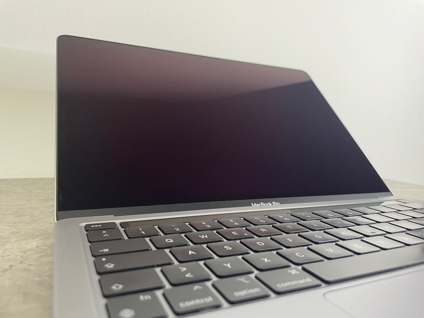 MacBook Pro (2020) M1 [13,3", Touch Bar, Apple M1 3,2GHz, 8GB RAM, 256GB SSD, Apple 8 Core, macOS] grigio