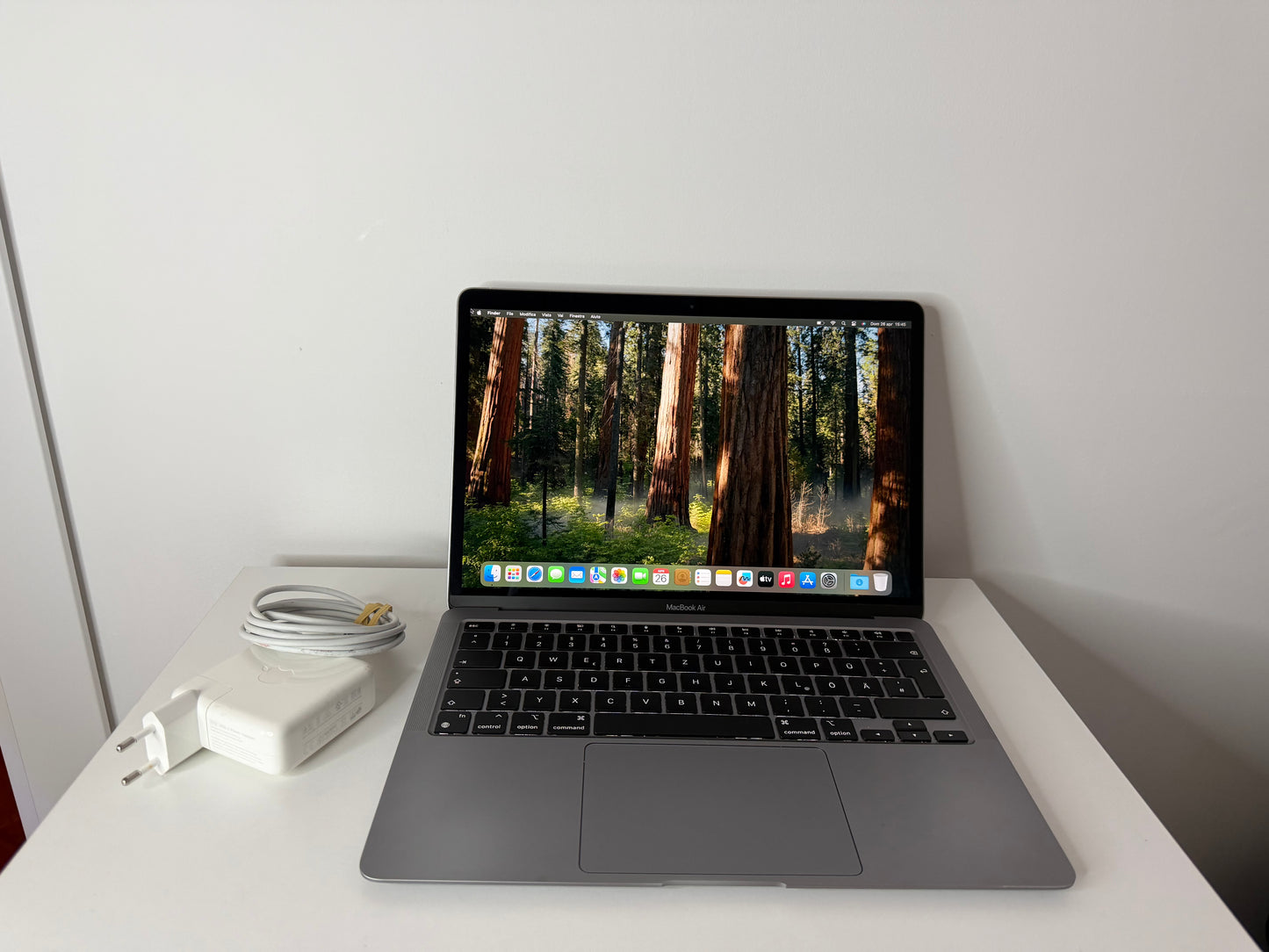 MacBook Air M1 (2020) [13,3", Retina, Apple M1, 16GB RAM, 256GB SSD, Apple 7 Core, macOS] argento