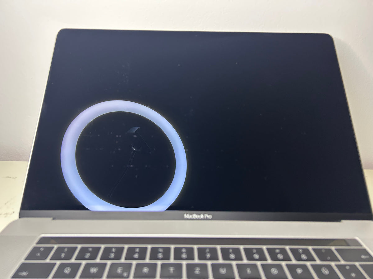 MacBook Pro (2016) [15,4", Touch Bar, Intel Core i7 2,7GHz, 16GB RAM, 512GB SSD, AMD Radeon Pro, macOS] Grigio