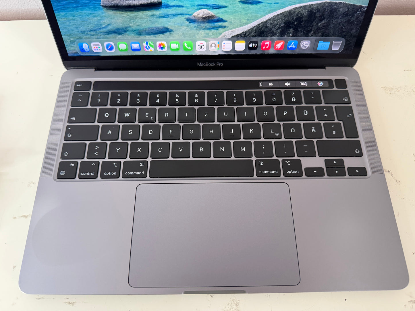 MacBook Pro (2020) M1 [13,3", Touch Bar, Apple M1 3,2GHz, 8GB RAM, 256GB SSD, Apple 8 Core, macOS] Grigio