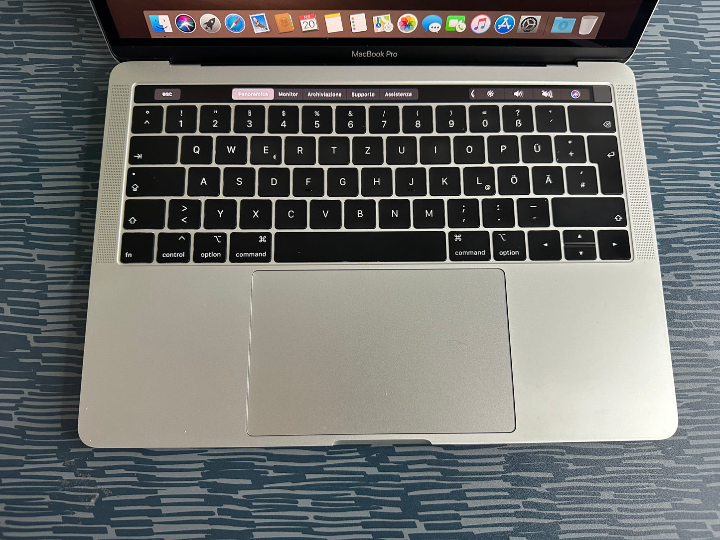 MacBook Pro (2018) [13,3", Touch Bar, Intel Core i5 2,3GHz, 8GB RAM, 256GB SSD, Intel Iris Plus Graphics 655, macOS] Grigio