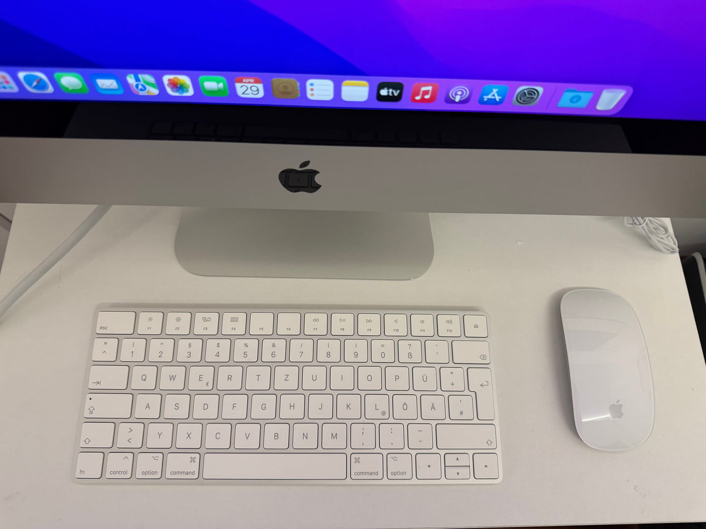iMac (2019) [27", 5K, Retina, Intel Core i5 3,0GHz, 32GB RAM, 1TB Fusion Drive + 32GB SSD, AMD Radeon Pro 570X, macOS] argento
