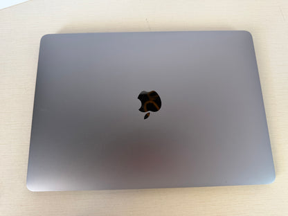 MacBook Air (Mid 2018) [13,3", Retina, Intel Core i5 1,6GHz, 8GB RAM, 128GB SSD, Intel UHD Graphics 617, macOS] Grigio