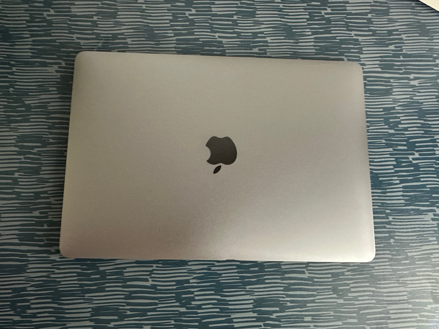 MacBook Pro (Late 2016) [13,3", Touch Bar, Intel Core i5 2,9GHz, 8GB RAM, 256GB SSD, Intel Iris Graphics 550, macOS] Grigio