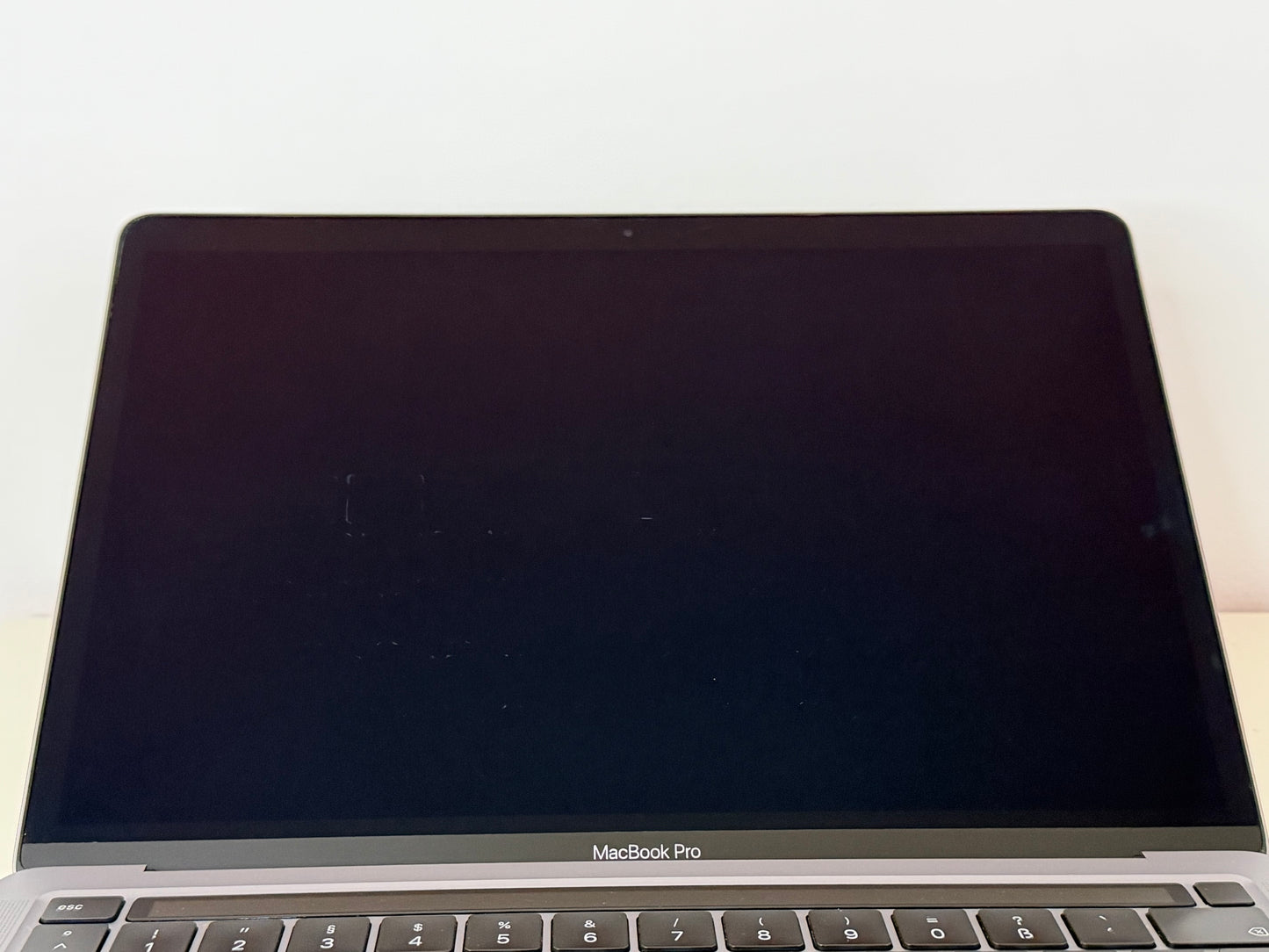 MacBook Pro (2020) [13,3", Touch Bar, Intel Core i7 2,3GHz, 16GB RAM, 512GB SSD, Intel Iris Plus Graphics, macOS] Grigio