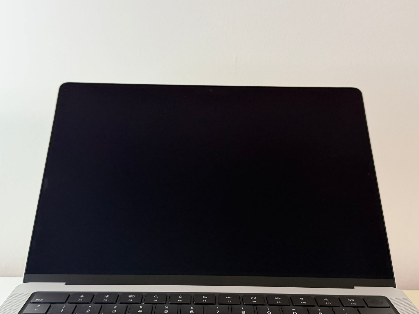 MacBook Pro (2023) [14,2", Apple M3 8 Core, 8GB RAM, 512GB SSD, Apple 10 Core, macOS] argento