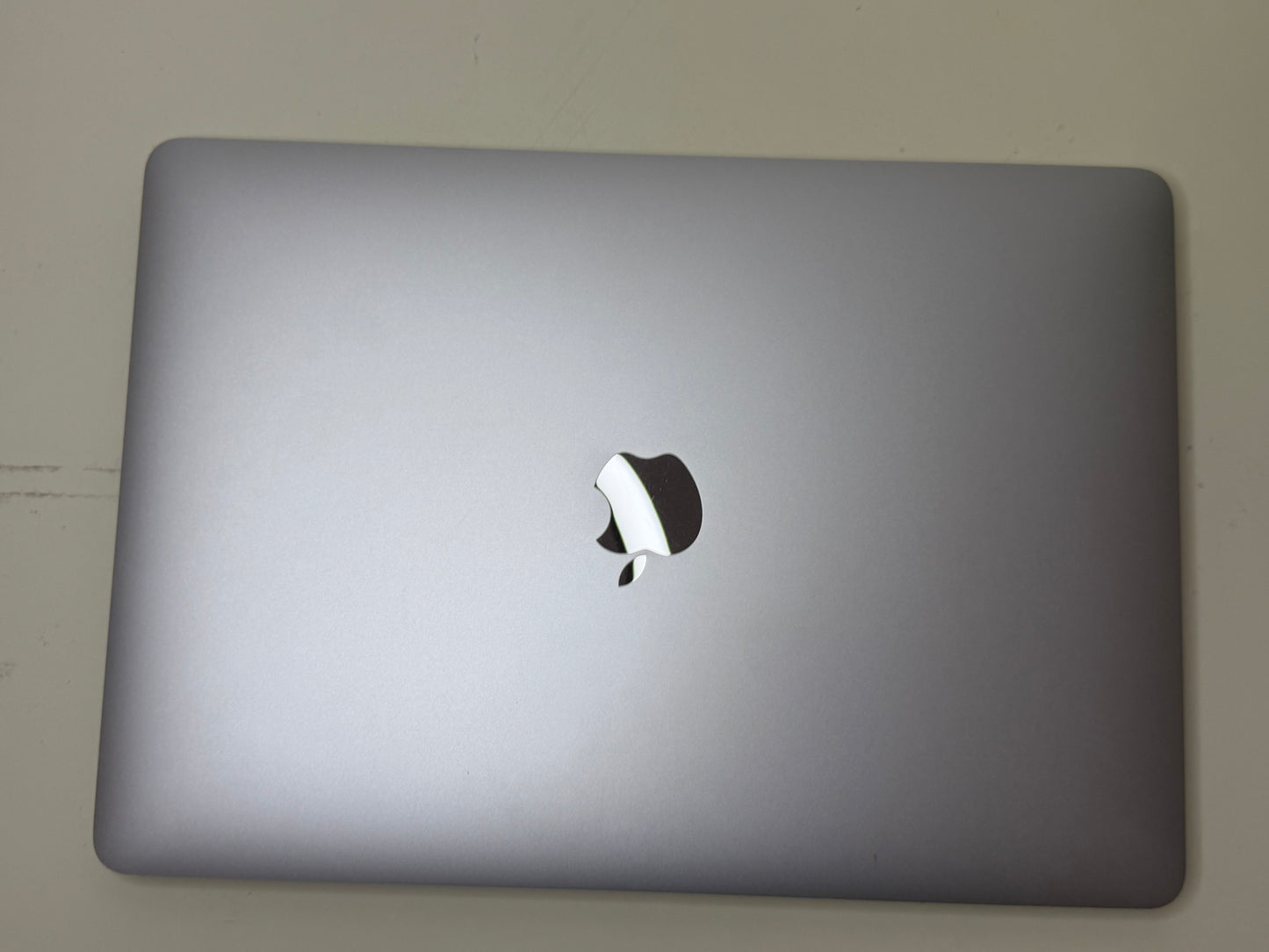 MacBook Pro (2020) [13,3", Touch Bar, Intel Core i7 2,3GHz, 32GB RAM, 512GB SSD, Intel Iris Plus Graphics, macOS] Grigio