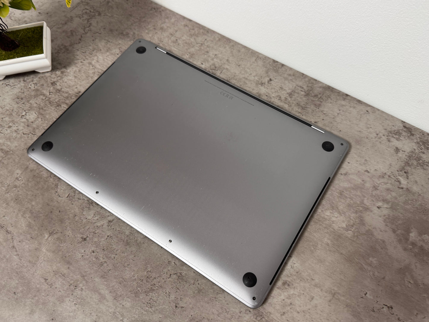 MacBook Pro (2017) [15,4", Touch Bar, Intel Core i7 2,9GHz, 16GB RAM, 512GB SSD, AMD Radeon Pro 560, macOS] grigio
