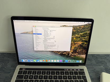 MacBook Pro (2019) [13,3", Touch Bar, Intel Core i5 1,4GHz, 8GB RAM, 128GB SSD, Intel Iris Plus Graphics 645, Mac OS X] argento