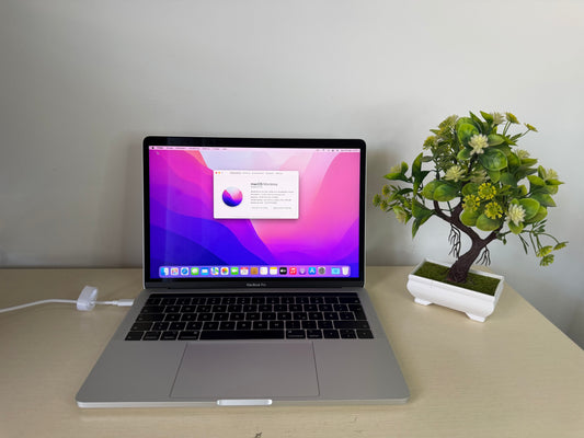 MacBook Pro (2018) [13,3", Touch Bar, Intel Core i5 2,3GHz, 16GB RAM, 512GB SSD, Intel Iris Plus Graphics 655, macOS] argento