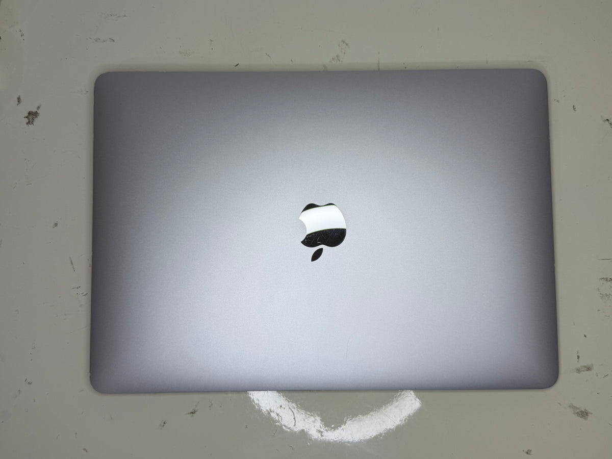 MacBook Air (2019) [13,3", Retina, Intel Core i5 1,6GHz, 8GB RAM, 128GB SSD, Intel UHD Graphics 617, macOS] Grigio